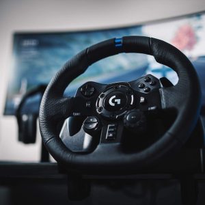 Logitech G29 vs Logitech G923 comparatif