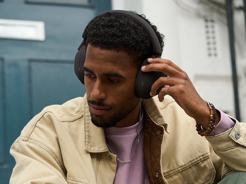 Sony WH-1000XM5 vs ULT Wear différence