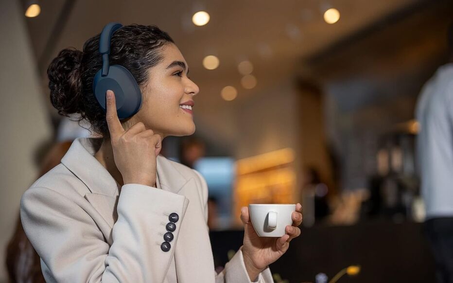 Sony WH-1000XM5 vs ULT Wear comparaison